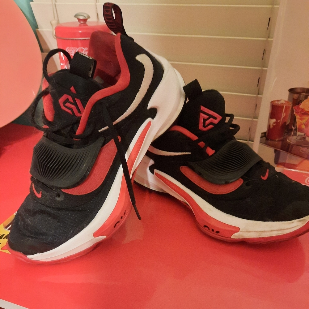 Brand: NikeNike Zoom Freak 3 Mens Basketball Trainers  Sneakers Shoes